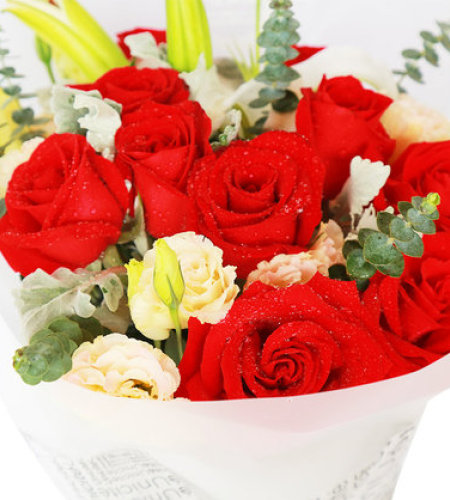 幸福的感觉-9朵红玫瑰、1支白色香水百合，搭配银叶菊、香槟桔梗、尤加利叶