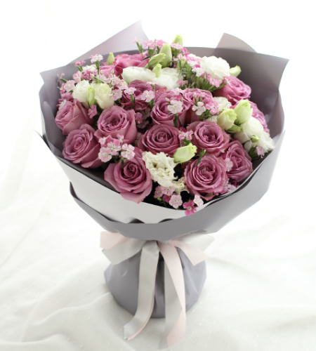 紫色的梦-冷美人紫玫瑰19枝、白洋桔梗5枝、粉色美女樱5枝