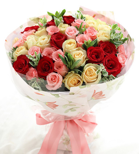甜蜜纪事-玫瑰共50枝,红玫瑰11枝、香槟玫瑰19枝、戴安娜粉玫瑰20枝