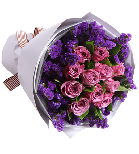 为你心动-紫玫瑰11枝，搭配适量紫色勿忘我栀子叶