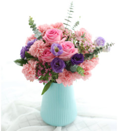 爱的天堂-5枝苏醒玫瑰、4枝紫桔梗、16枝粉康乃馨、3枝尤加利叶